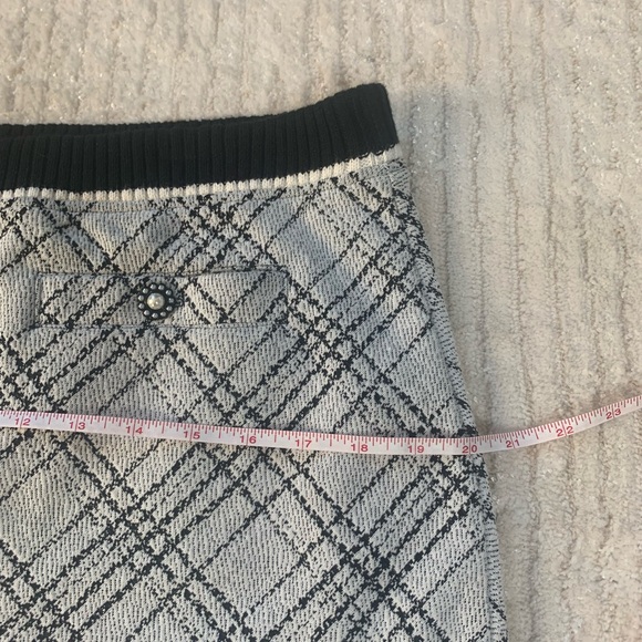 Karl Lagerfeld Windowpane
Pull On Mini Skirt Size
10 Black Grey - Picture 14 of 16